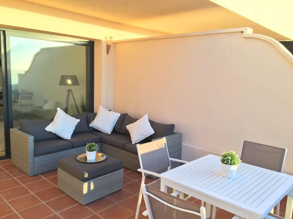 Superb SEA & Sunrise Luxurious Apartment