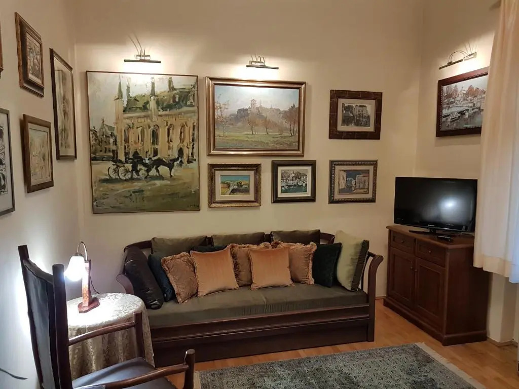 Classic Style Apartment