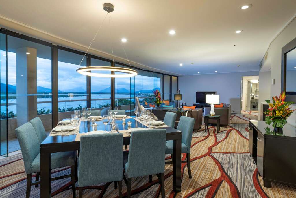 Отель Hilton Cairns