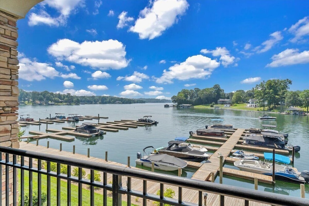 Lake Stardust - Condo With Pool ! Pet Friendly