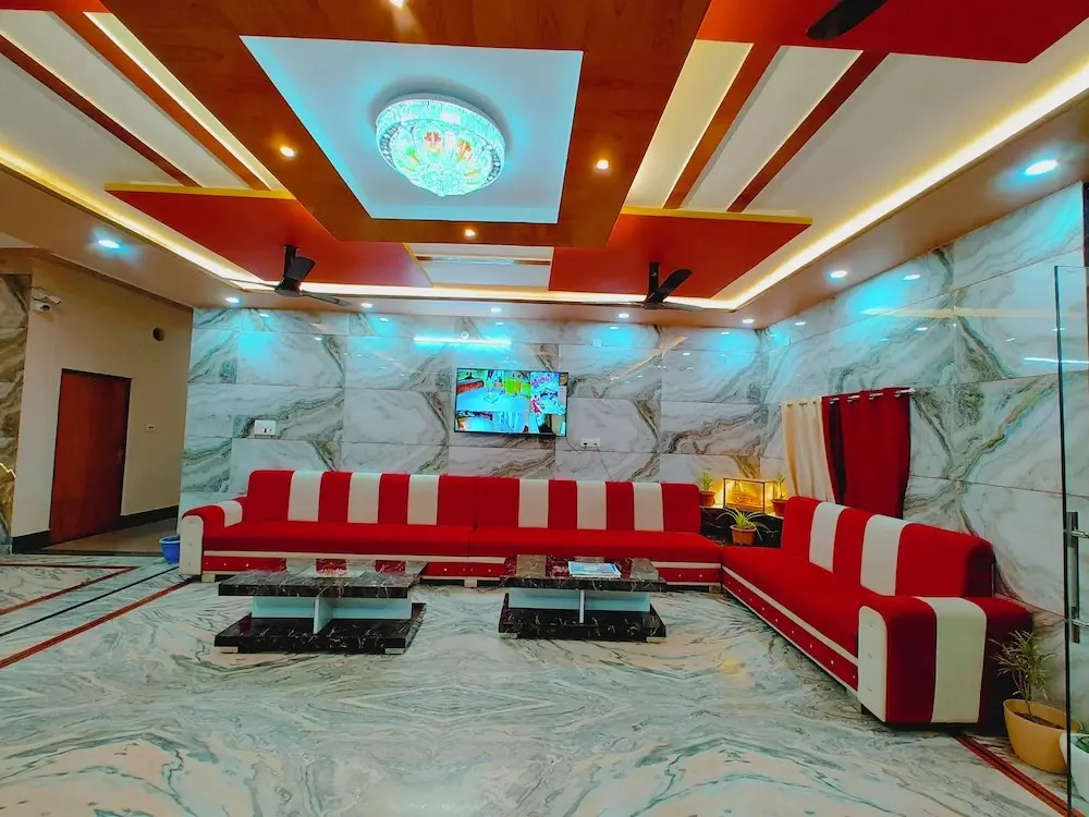 Shree Venkatesh Niliyam 300 M Ram Temple