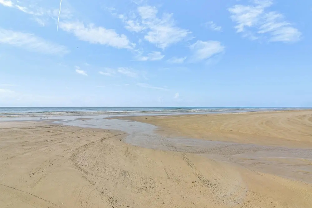 Golf Cart, Pool Access! Beach-walk Galveston Haven