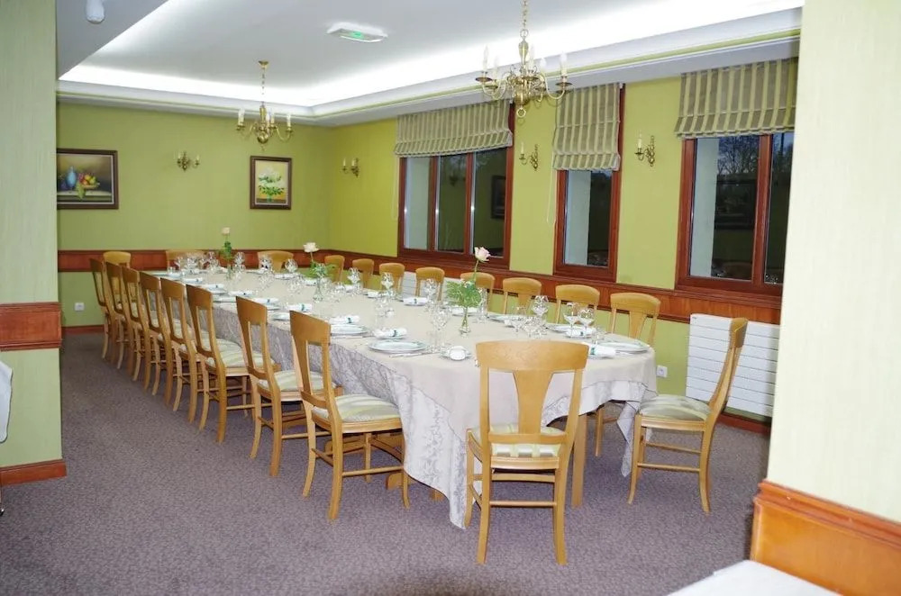 Logis Hôtel & Restaurant La Villa des Houx
