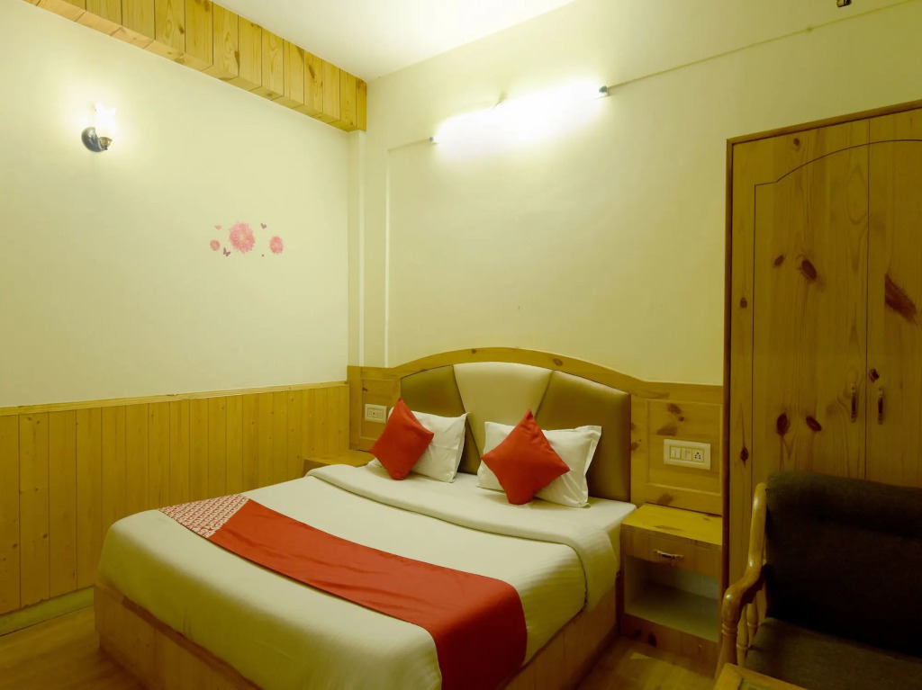 OYO 17358 D K Residency