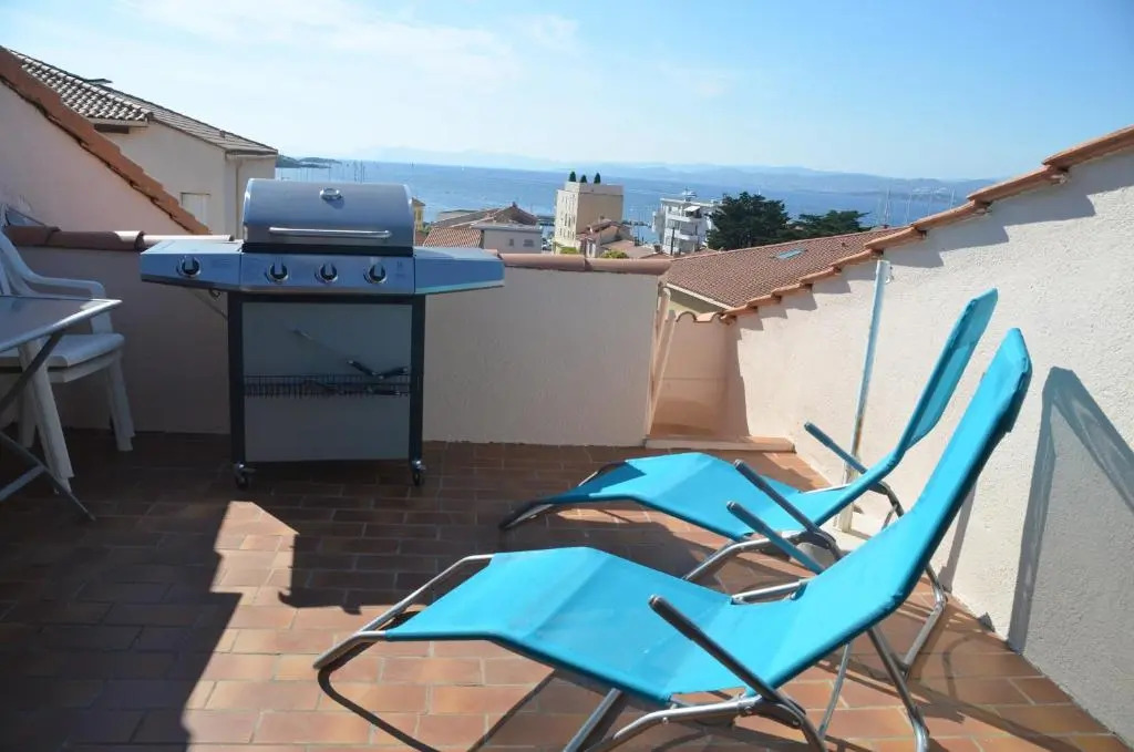 Spacieux T2 vue mer panoramique Le Brusc