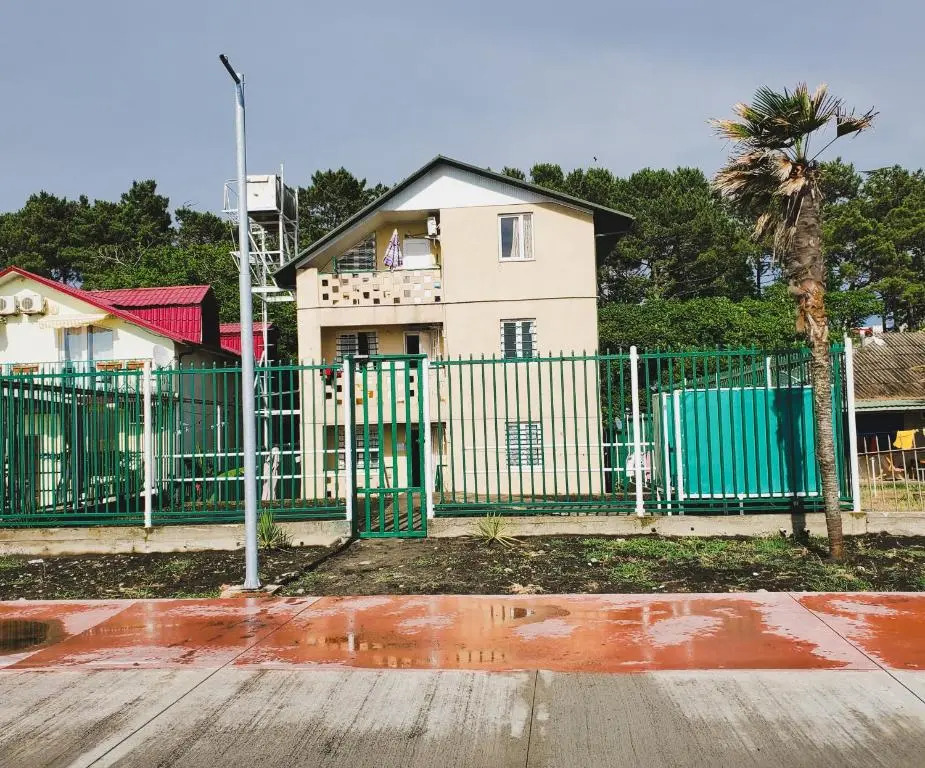 Ureki House