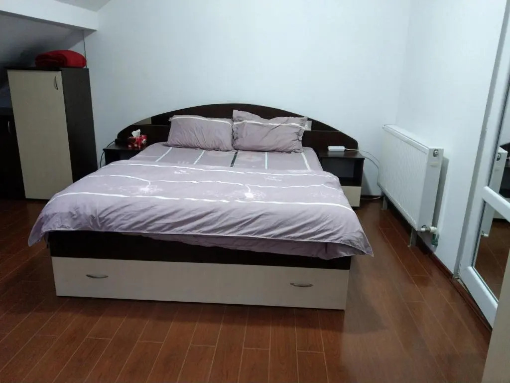 Apartament 5 camere cu balcon Costinesti plaja 5 minute Nucilor 6