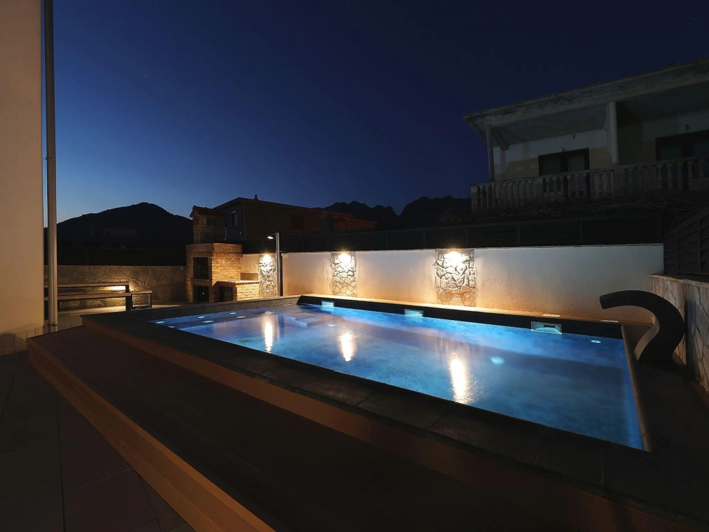 Villa with Heated Pool