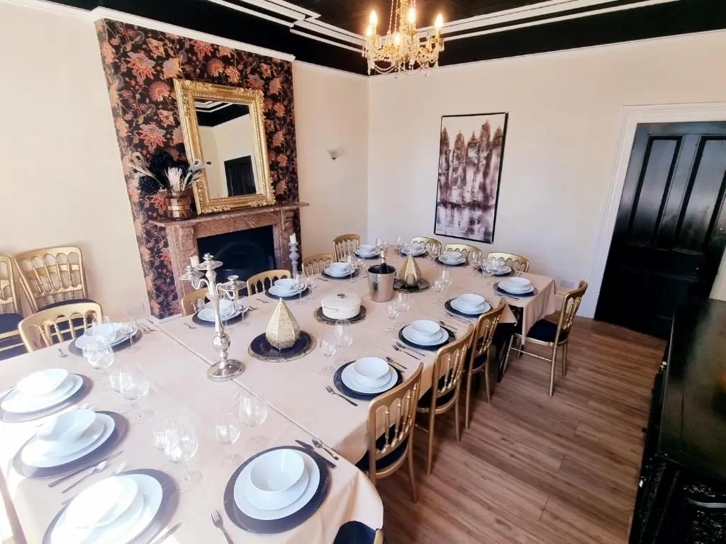 Exquisite 10 bed Villa hot tub and games room