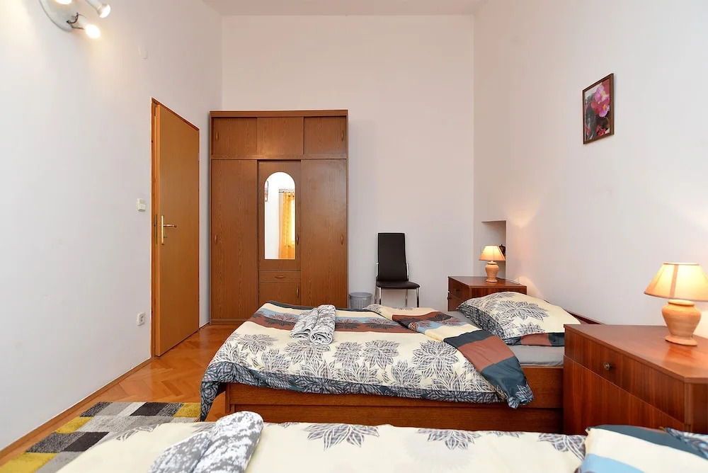 Apartment 1629