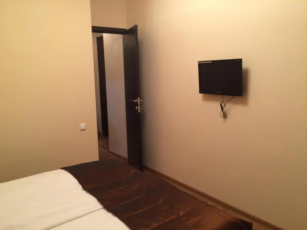 Yeznik Koghbatsi - Amiryan crossroads 2 bedroom Comfortable apartment with Balcony KO333