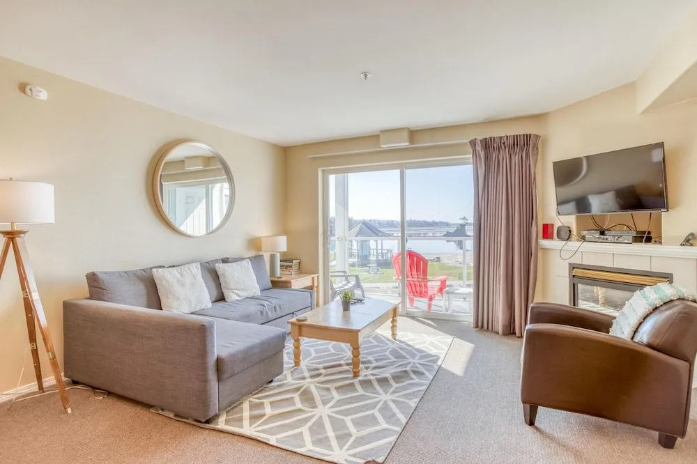 Birds Nest Suite