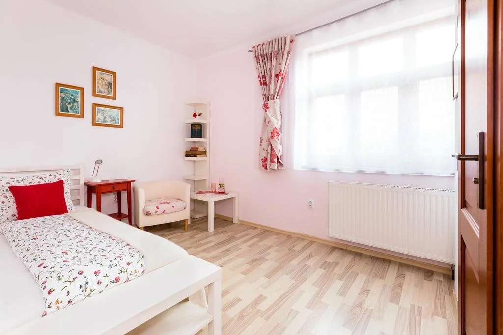 Pštrossova Vila - u klášterní zahrady