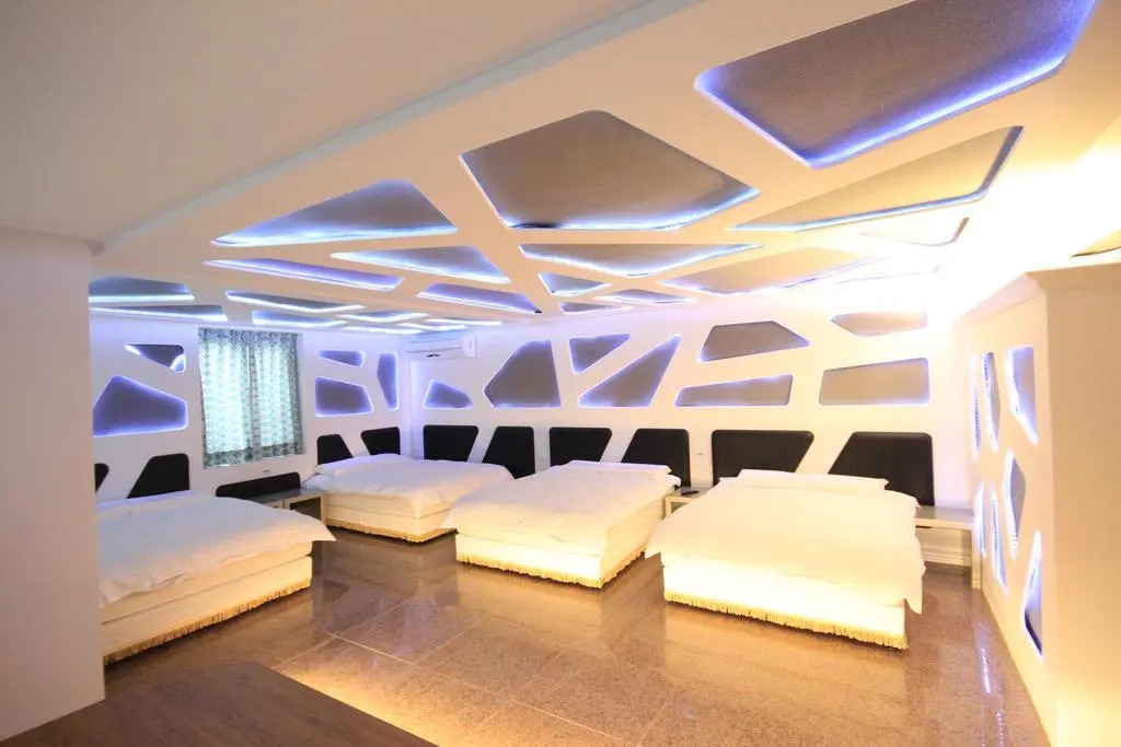 Bollinger Hotel