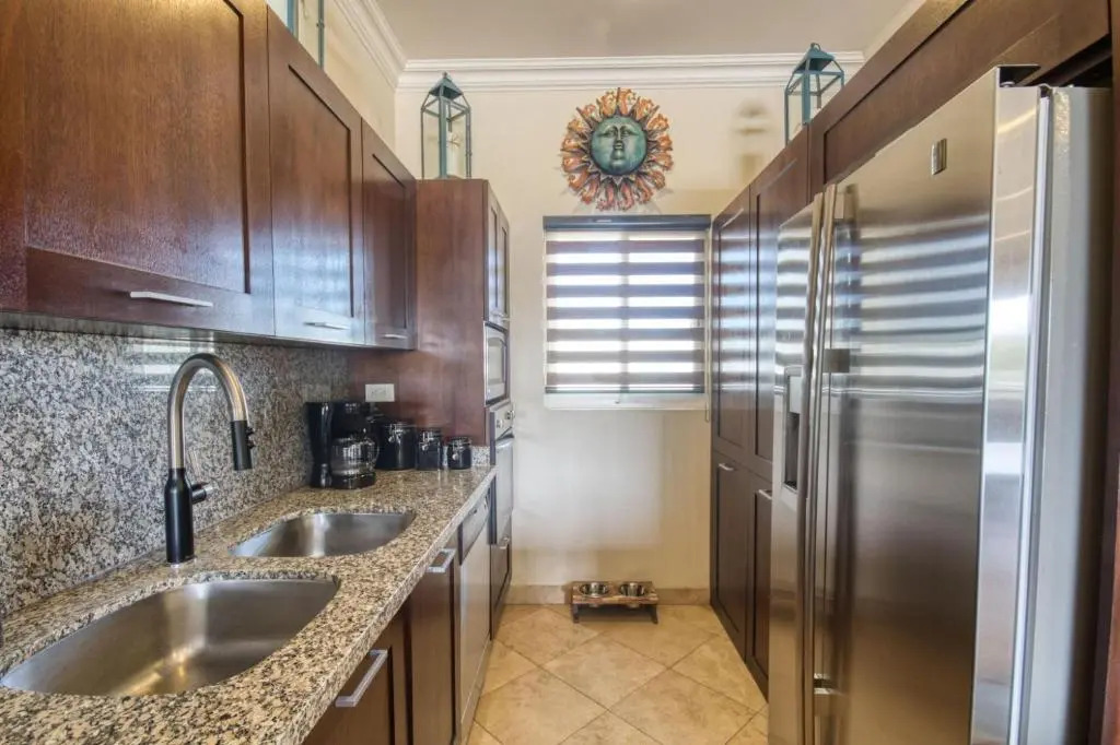 Perfect location - Puerta Cabo Village 500 steps to the beach & resorts