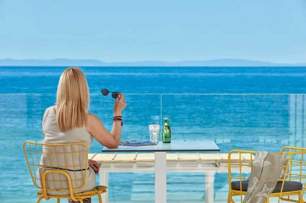 Icon Suites by the sea