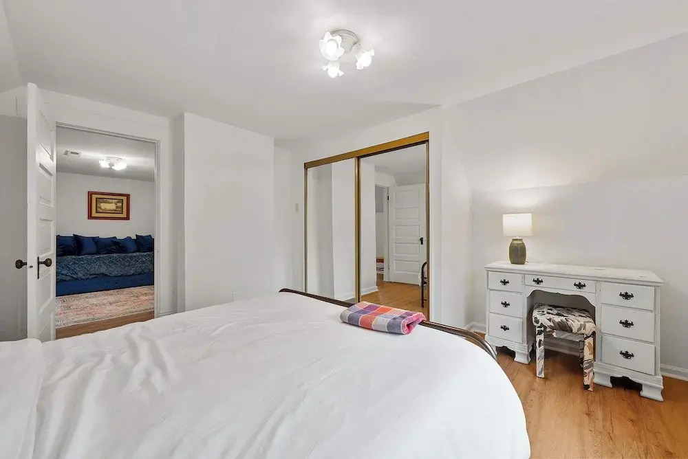 Morrill Modern Retreat Desirable Marion Village!