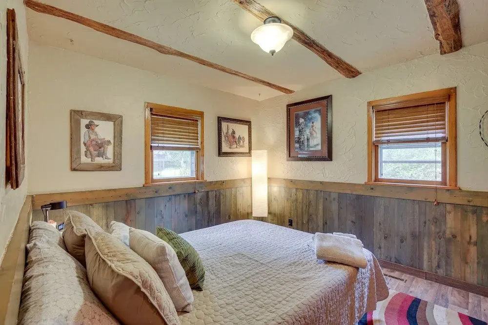 Rustic Sturgis Cabin Rental in Black Hills Forest!