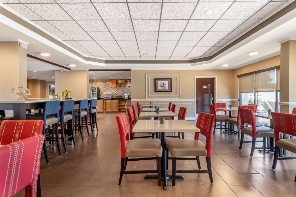 Comfort Inn & Suites Athens North