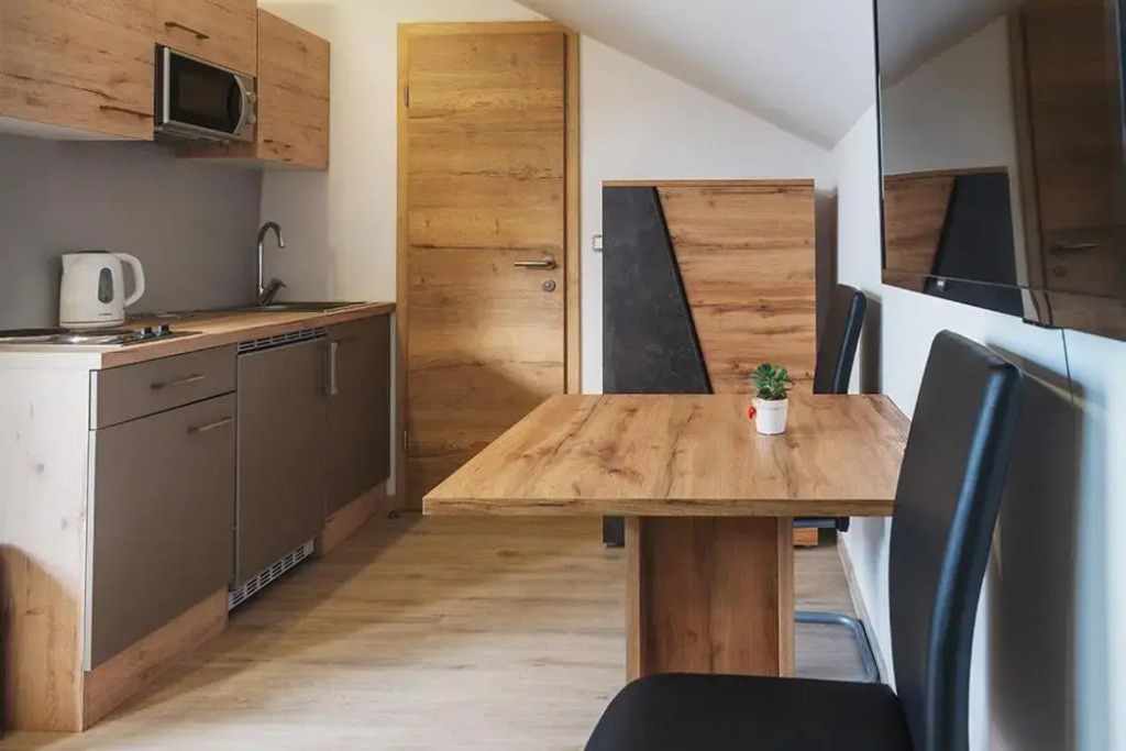 APARTMAJI GORENC
