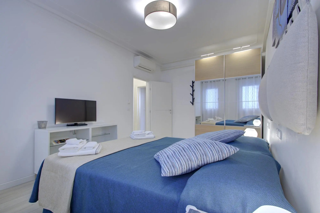 RIALTO MARKET NEW 5pax 3bed 2bath Wifi PowerAircnd