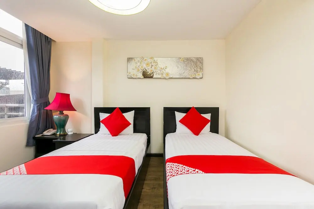 Oyo 438 Small Bay Hotel