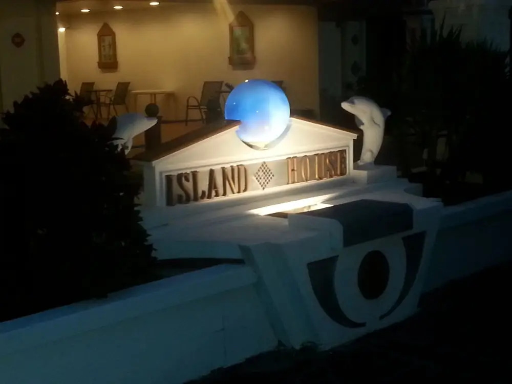 Island House Resort Hotel