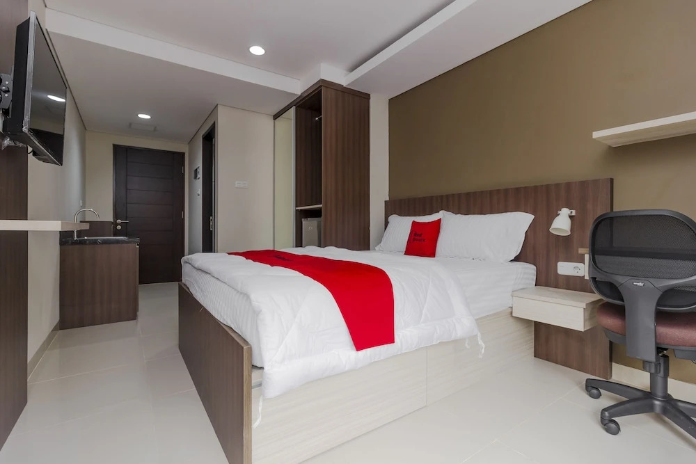 RedDoorz Plus @ Abdul Majid Raya