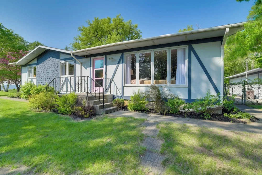 Home Rental on Detroit Lake: Dock, Game Room