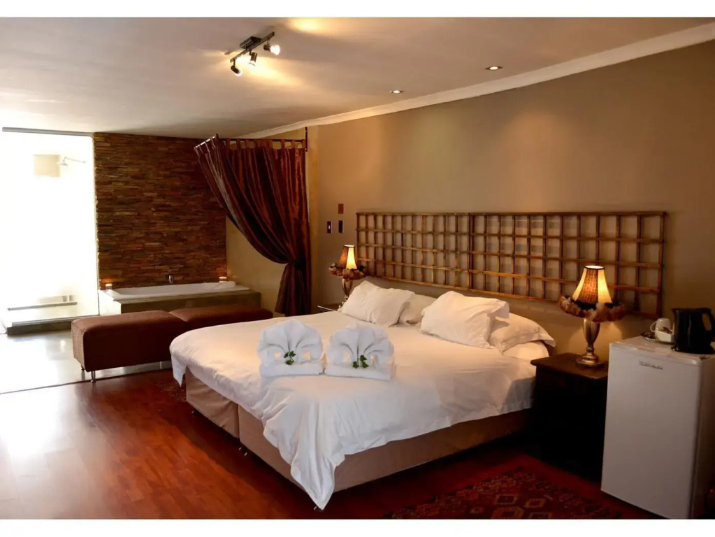 African Moon Corporate House