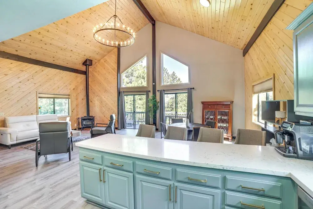 Pine Mountain Club Cabin w/ A/C & EV Charger