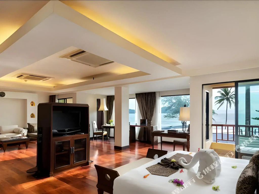 Patong Paragon Resort & Spa SHA Extra Plus
