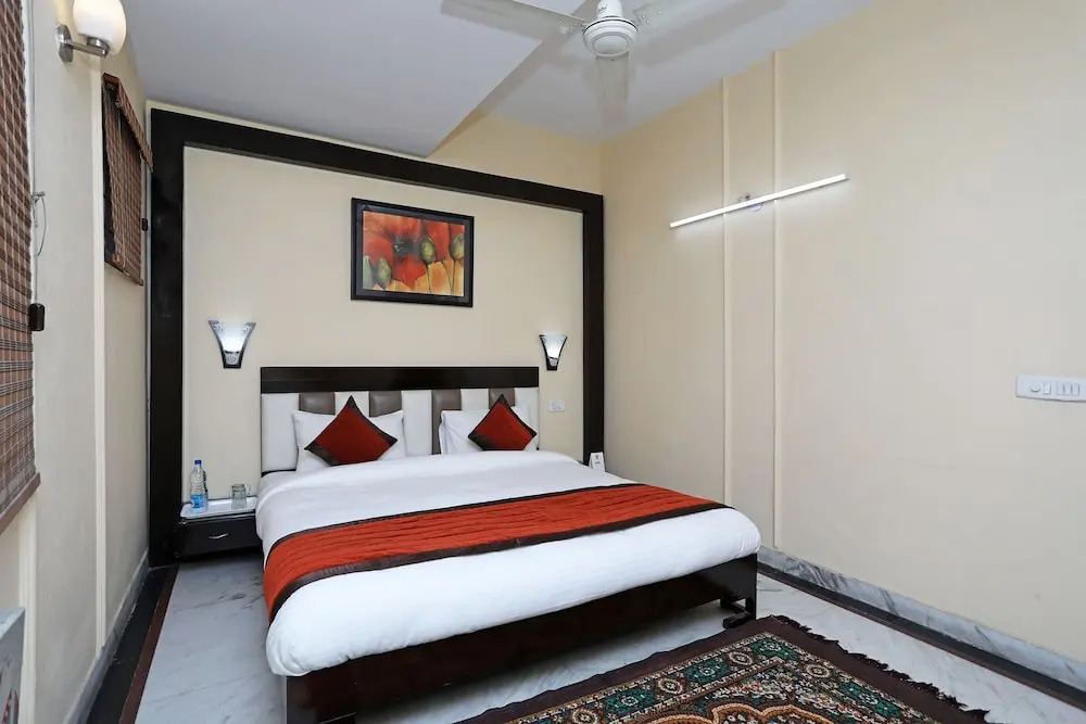 OYO 10057 Hotel Laksh Residency