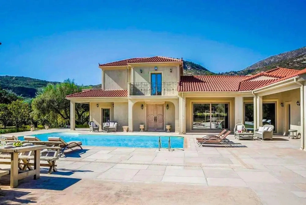 Villa Pomegranate Tree