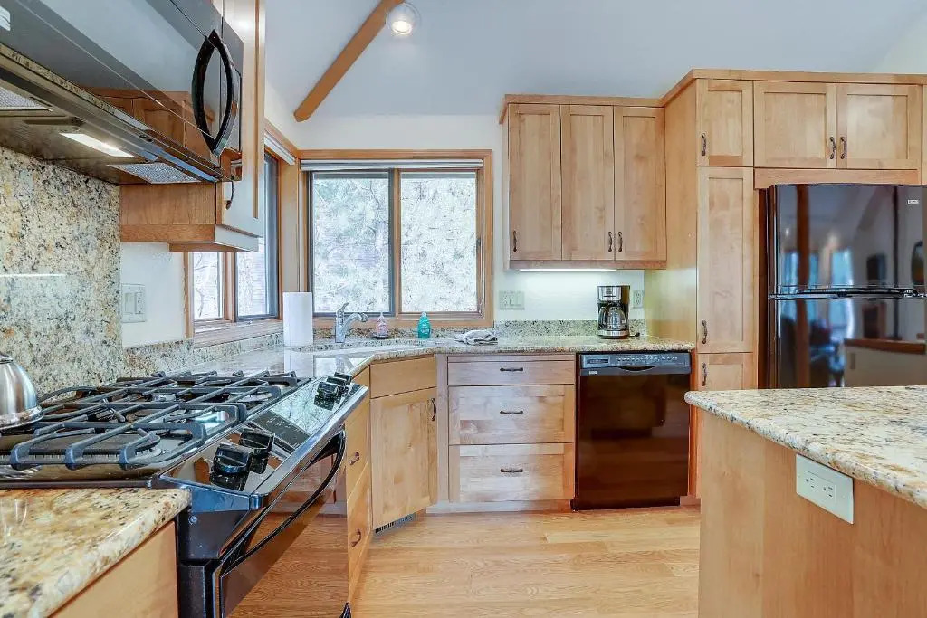 7 Cedar-Forest Views-3BR/2BA