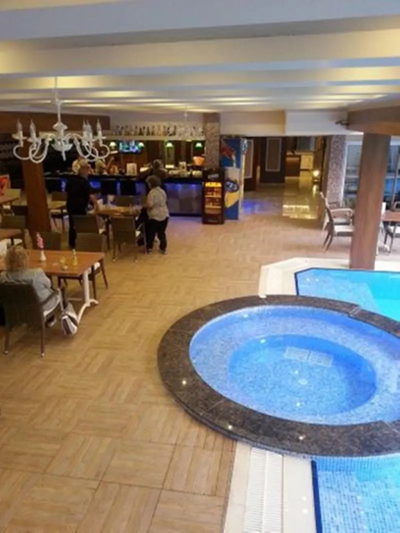Lavinia Apart & Hotel