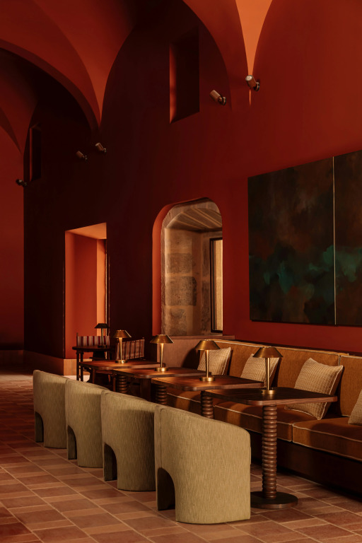 Palacio De Godoy Caceres, Curio Collection By Hilton