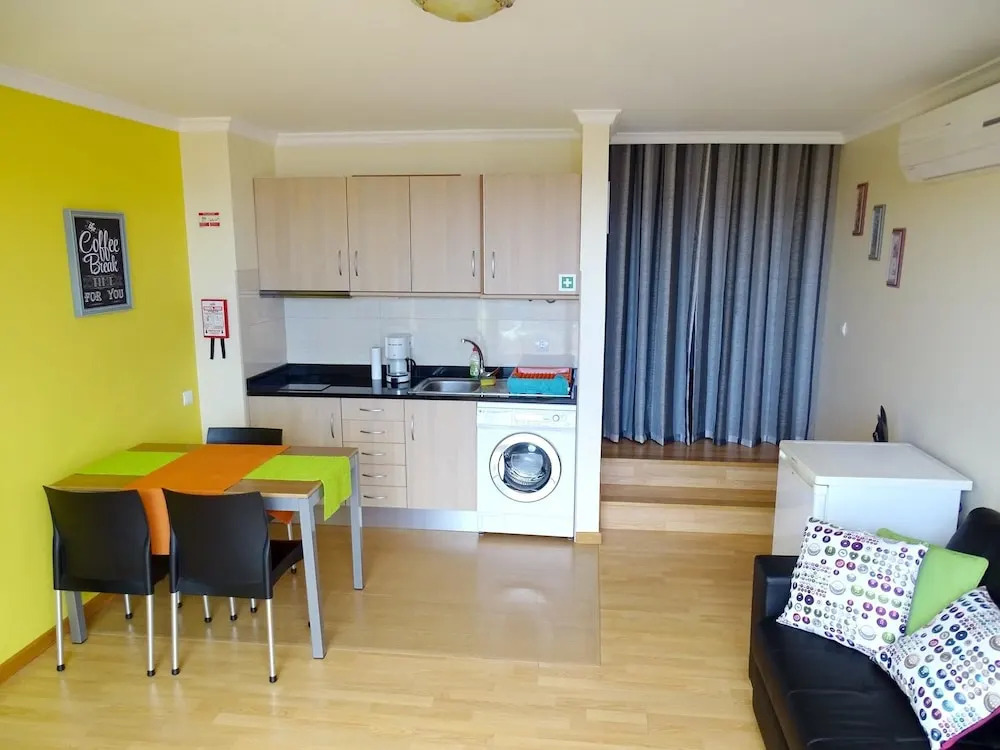 Apartment With one Bedroom in Caniço, With Wonderful sea View, Balcony