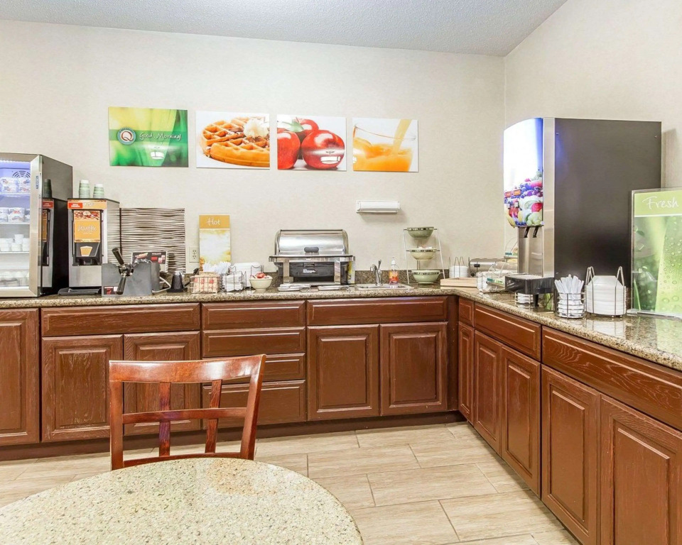 Quality Inn & Suites Eau Claire University Area