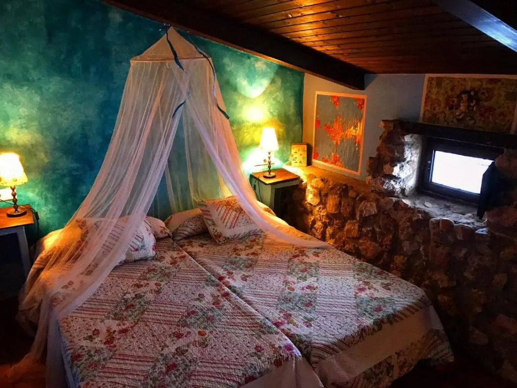 Room in Guest room - Romantic getaway to Valeria