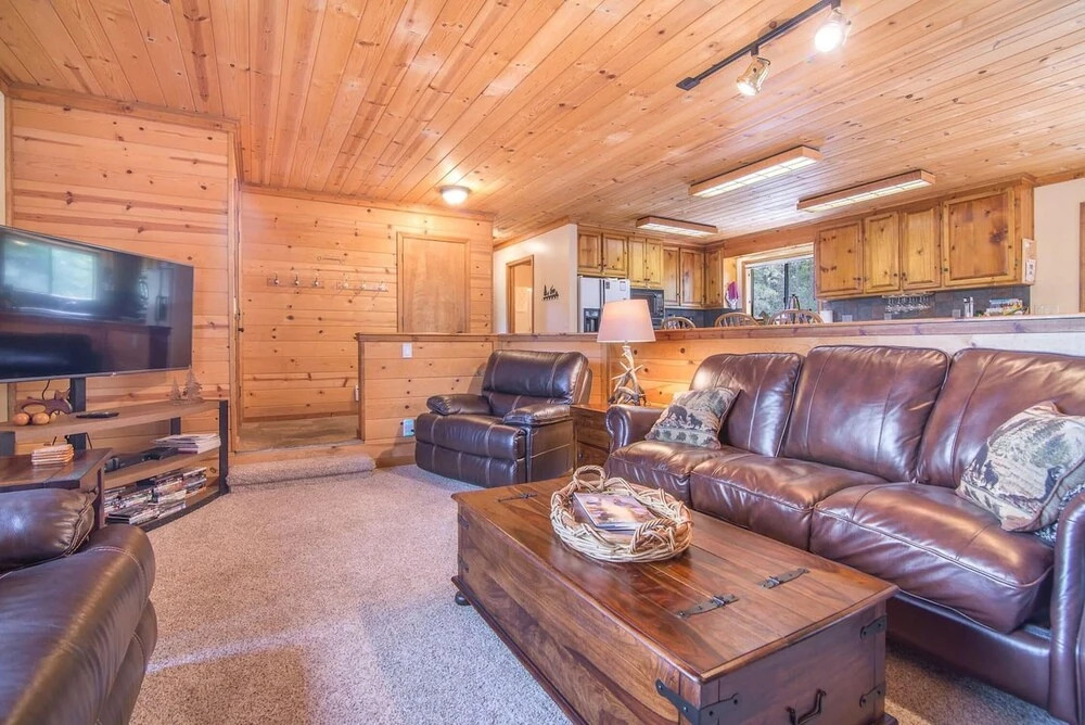Classic 3 BR / 2 BA Near Tahoe Donner Ski Area!