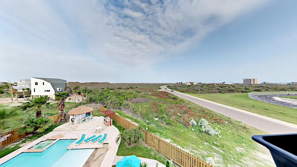 145 Sea Breeze 1 Bedroom 1 Bathroom Condo