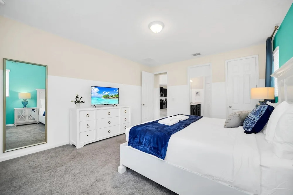 Stunning Villa With Themed Room's and Game Room, Right Across From the Club House #7sl9003