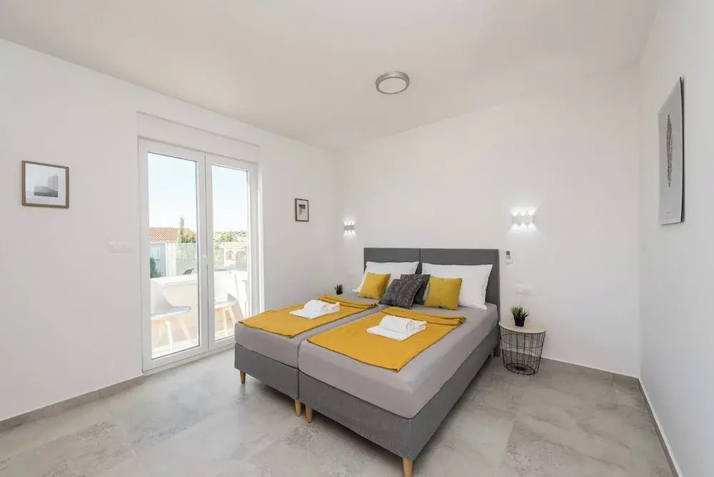 Pool Apartments Villa Meteorite