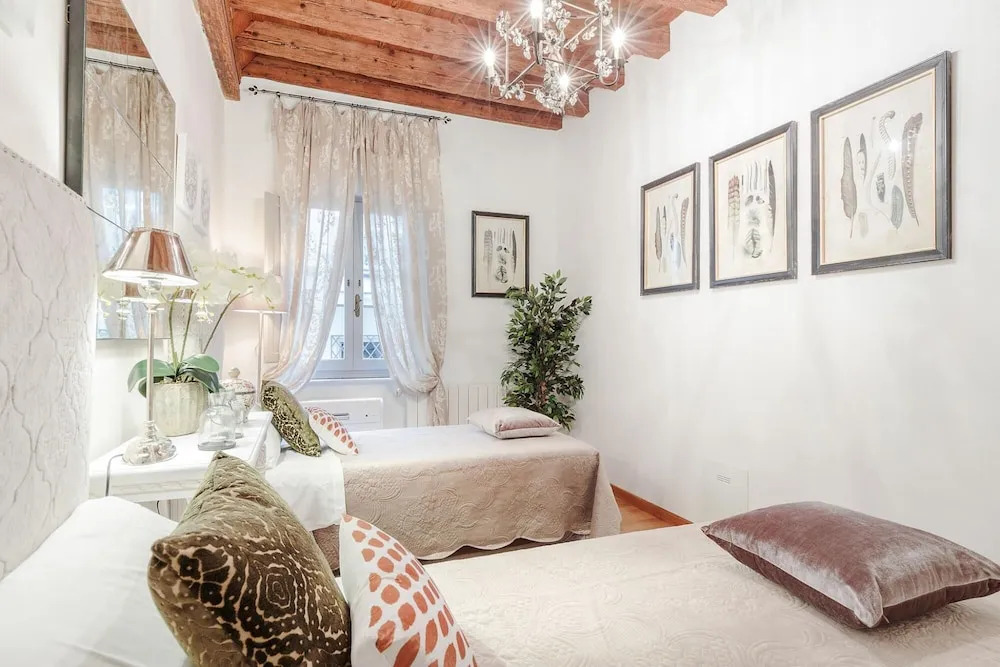 Casa Arias in Lucca With 2 Bedrooms and 1 Bathrooms