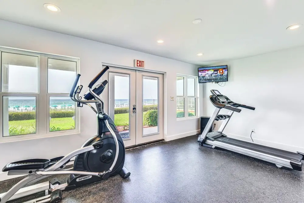 Oceanfront Destin Condo With Pool & Beach Access