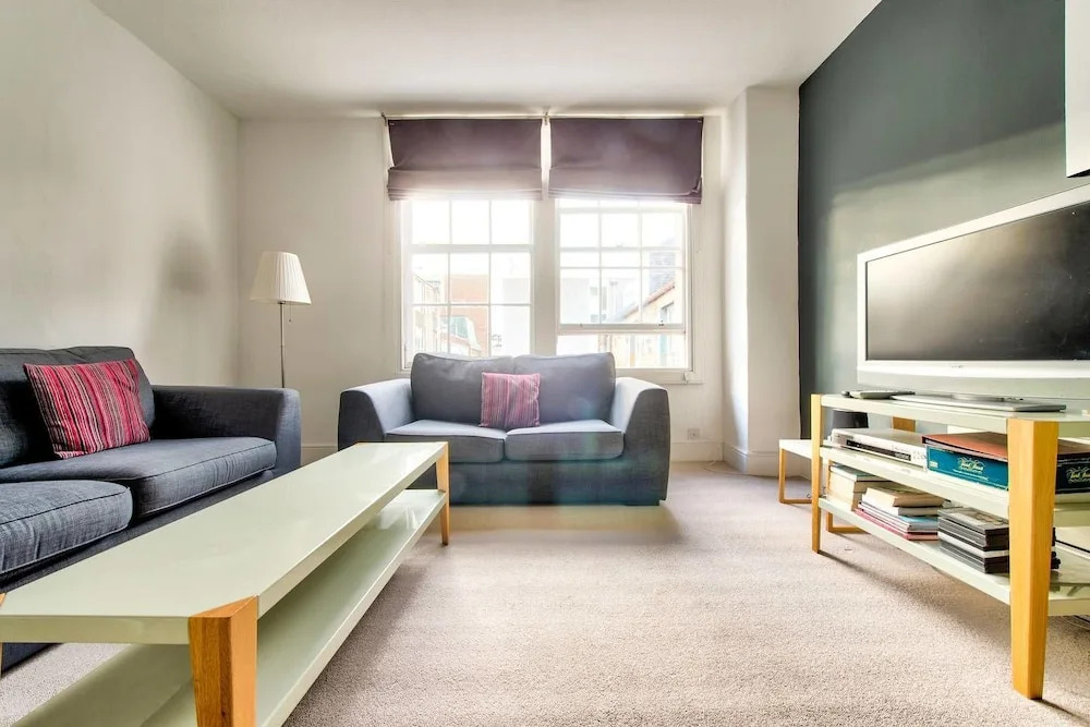 JOIVY Great Location - Lovely Rose St Apt in City Centre