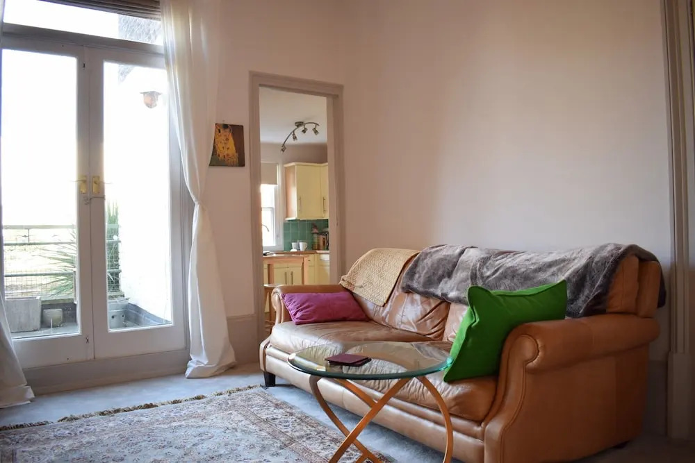 1 Bedroom Flat In Wimbledon