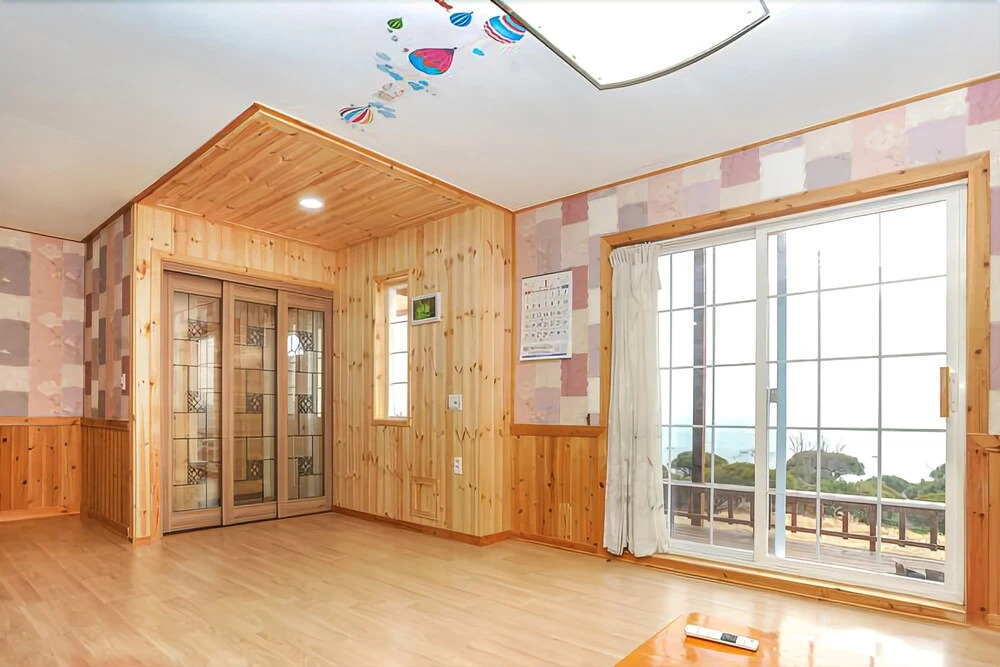 Geoje Forest Pinetree Pension