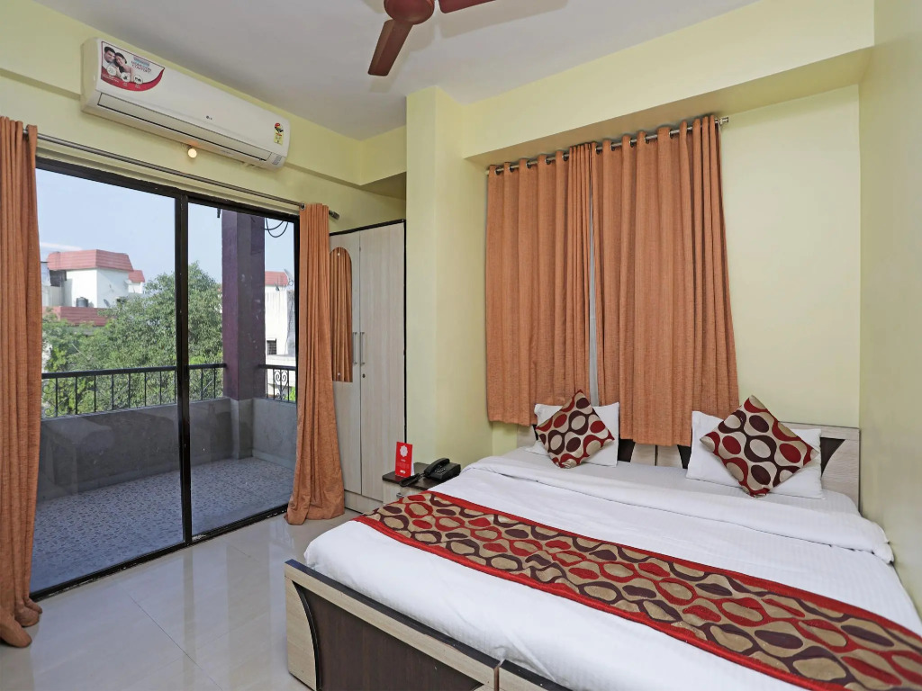 OYO 704 Apartment Kharadi